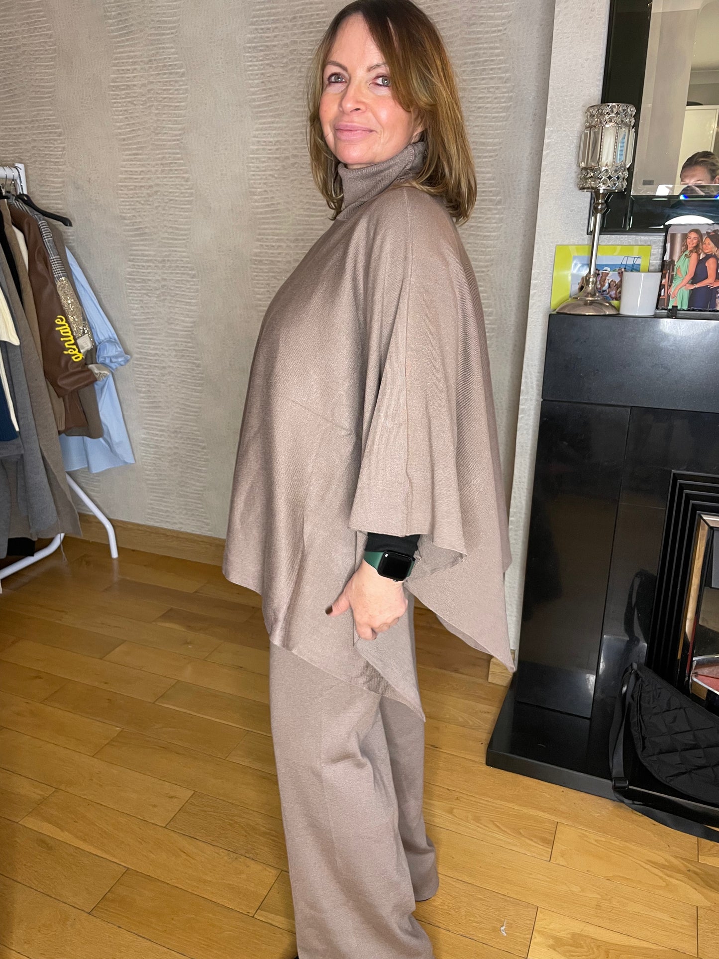 Lucia Poncho Tracksuit - Taupe